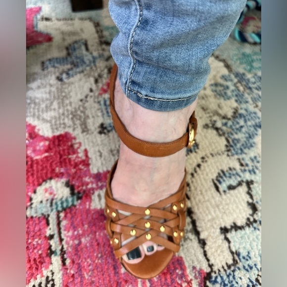 🎉Michael by Michael Kors Classic Brown Leather 5” Heels w/Gold Accents Size 8 - Picture 7 of 13